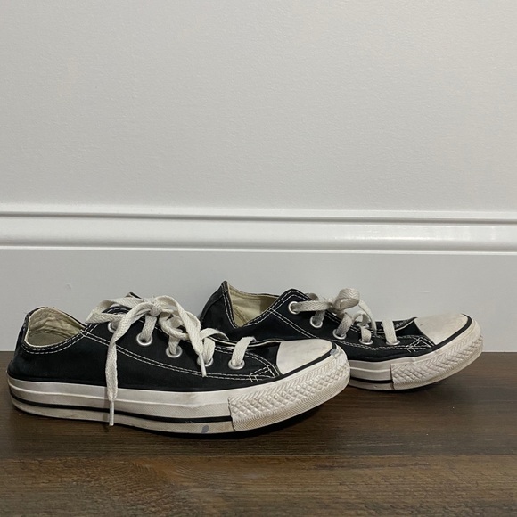 black low top converse - Picture 2 of 4